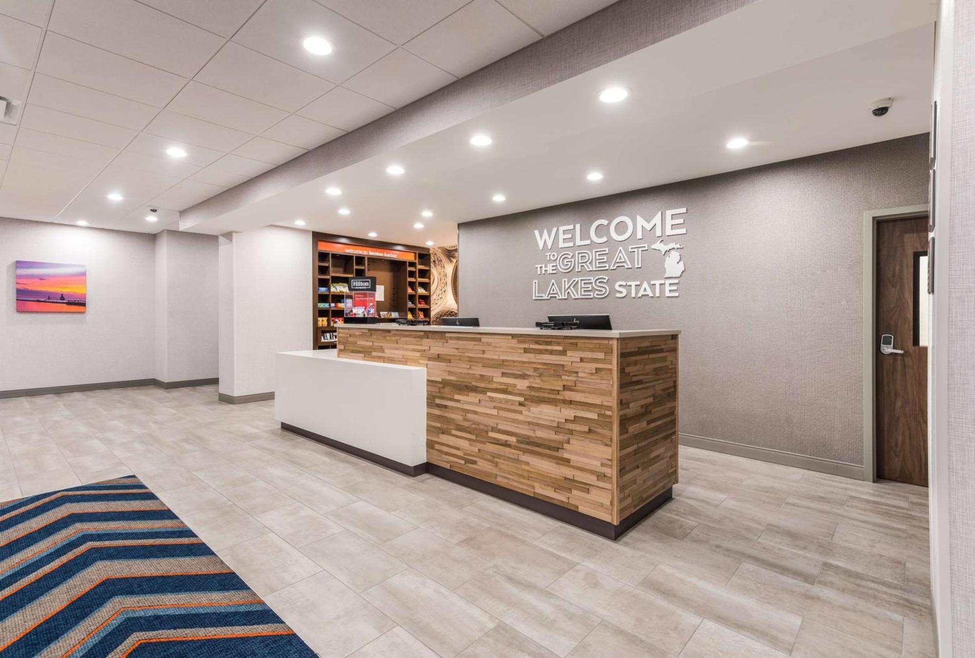 Hampton Inn & Suites Benton Harbor, Mi エクステリア 写真